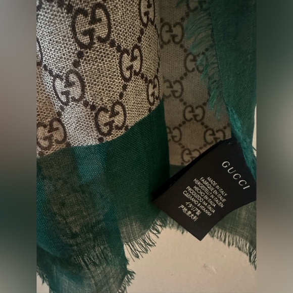 Gucci Scarf - Picture 9 of 17